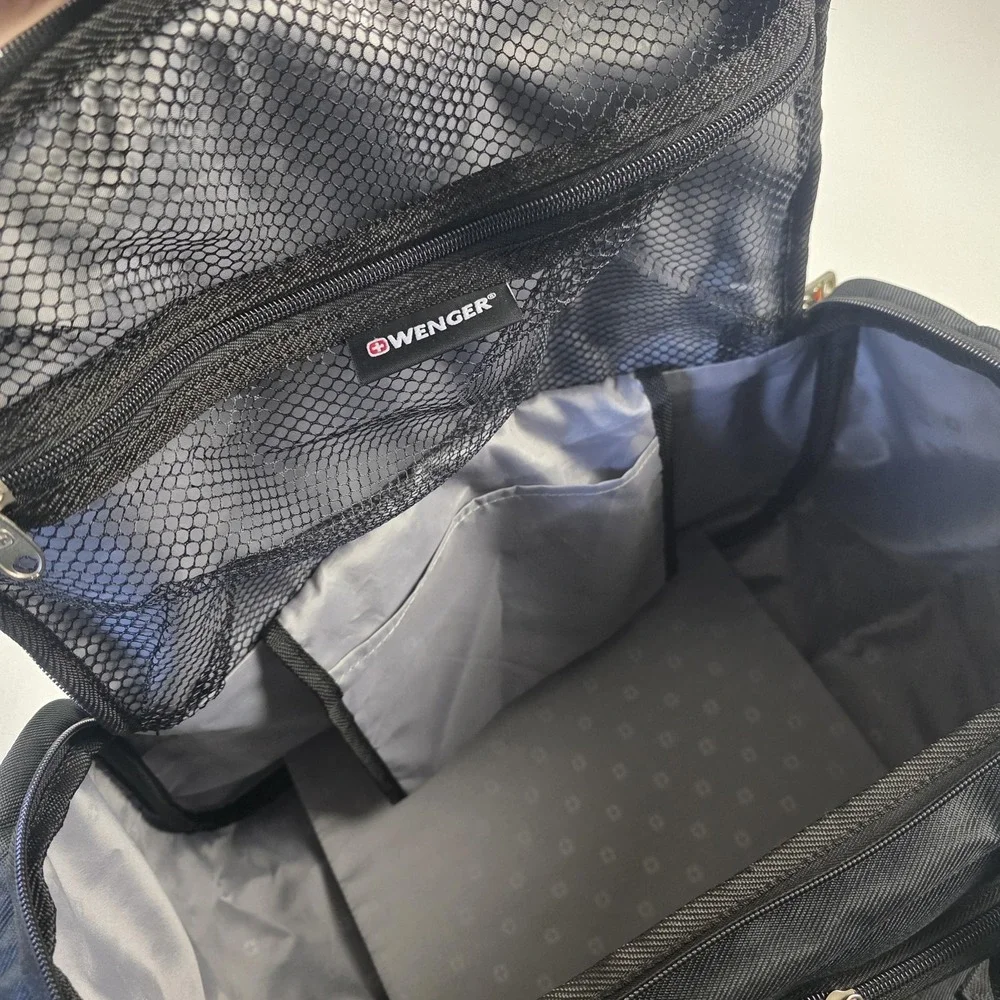 Wenger Black 16